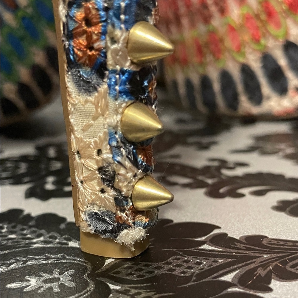Colorful Patterned High Heels - Picture 3 of 6
